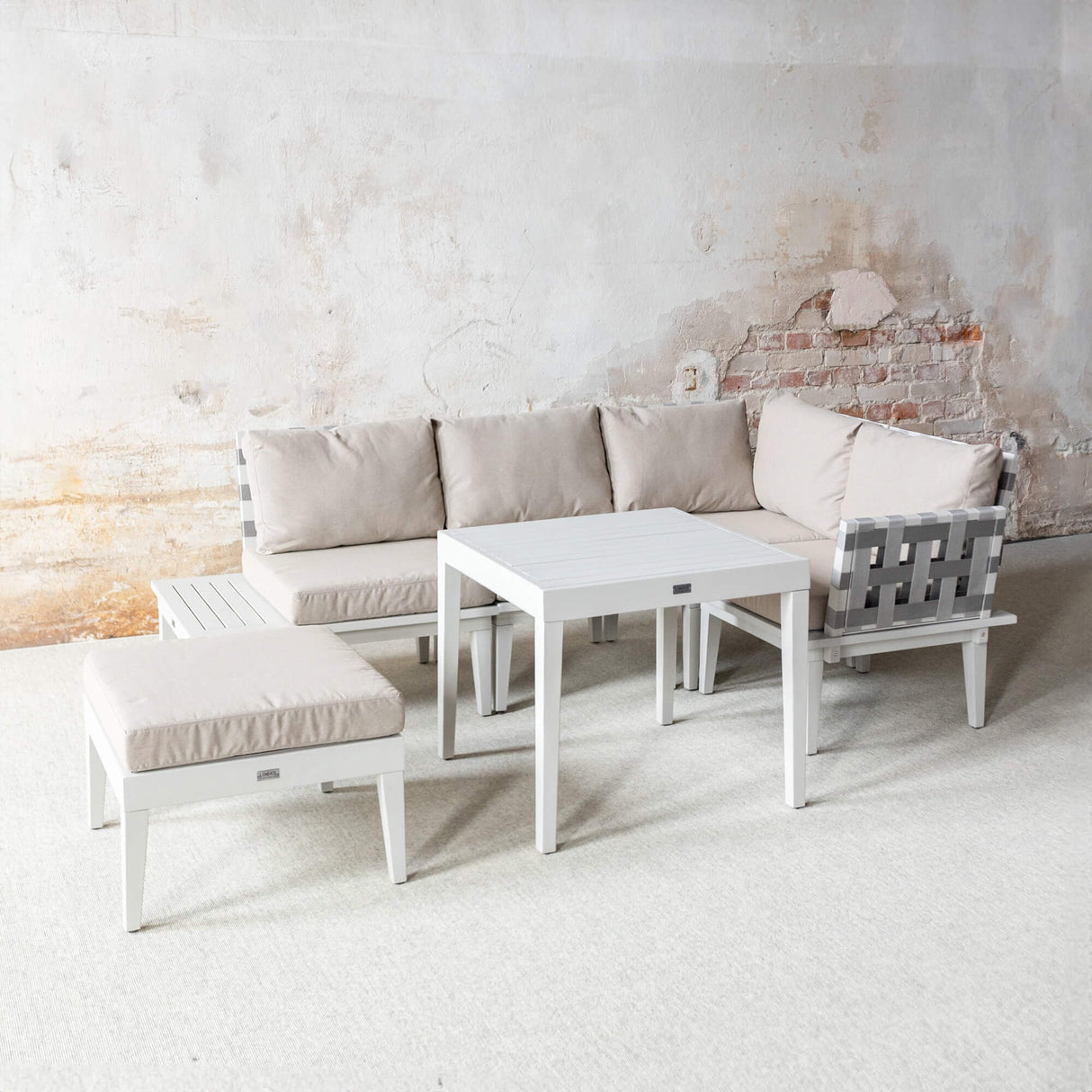 Lounge Set aus und 100% mypureliving Hocker | mit Akazie FSC® Infinity Tisch